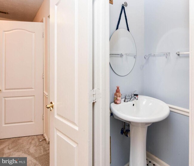 Building Photo - 1401 Deep Gorge Ct