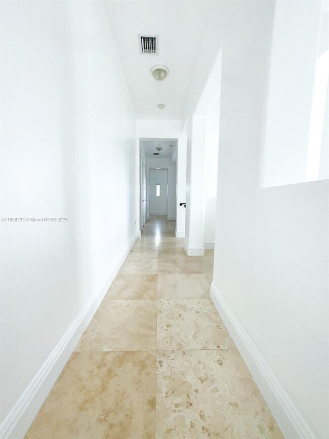Building Photo - 10170 SW 75th Pl