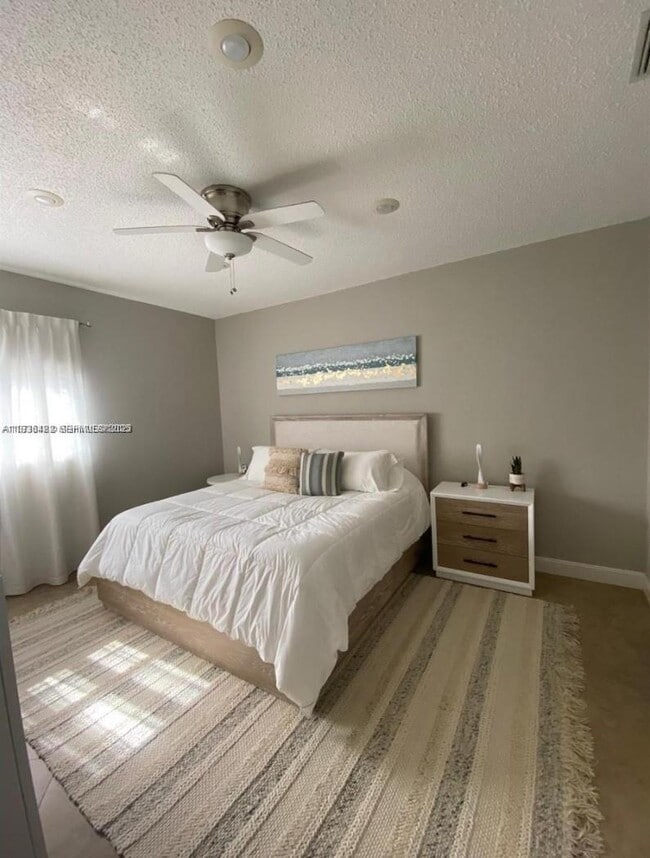 Building Photo - 51 N lakeshore Dr