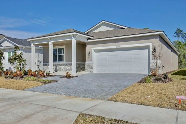 Building Photo - Thoughtfully Designed 4/3 Home with Premium Upgrades and 2 Car Garage! Available Now!