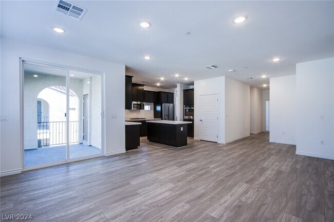 Building Photo - 2555 Hampton Rd