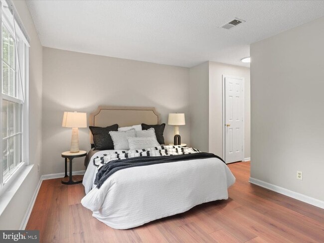 Building Photo - 12105 Green Leaf Ct