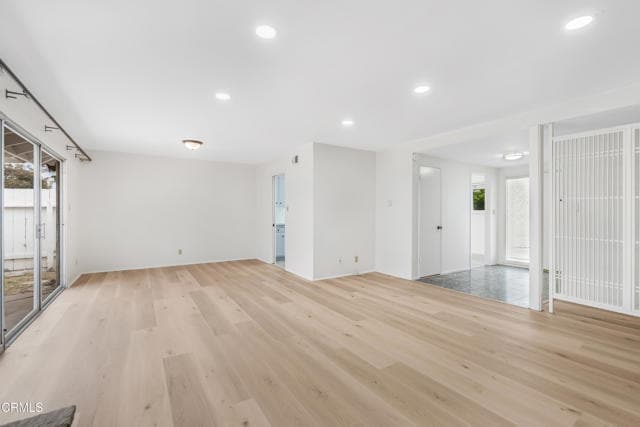 Building Photo - 2554 Bayshore Ave