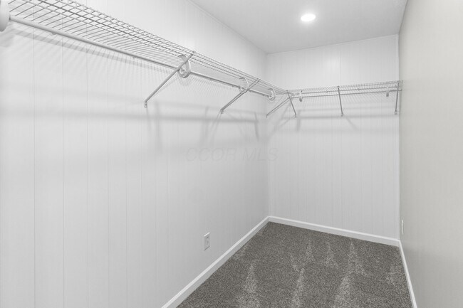 Building Photo - 261 Sunset Dr S