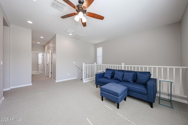 Building Photo - 3813 E Branham Ln