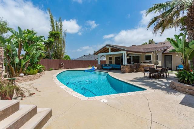 Building Photo - 812 Crest Dr