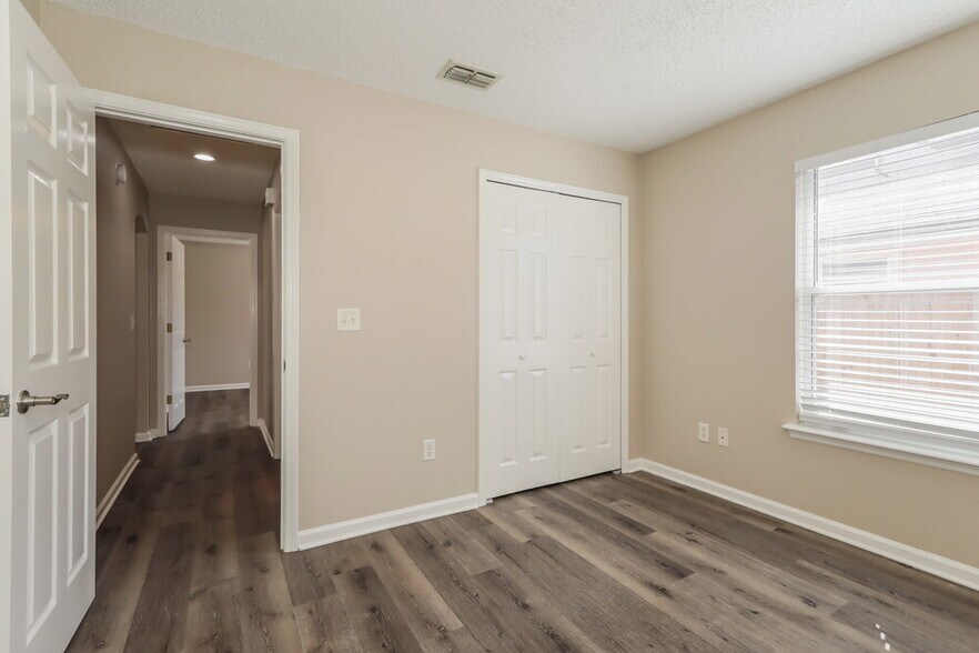 Building Photo - 1409 Forbes St