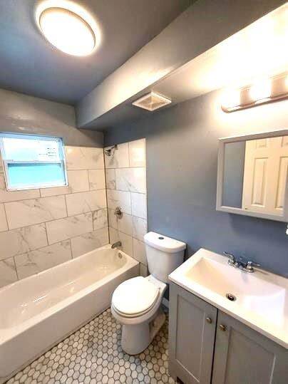 Building Photo - 3315 Bassie Ct