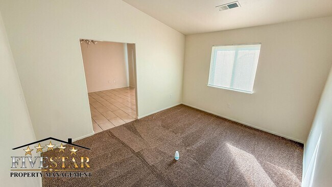 Building Photo - 2815 Flint Hills Dr