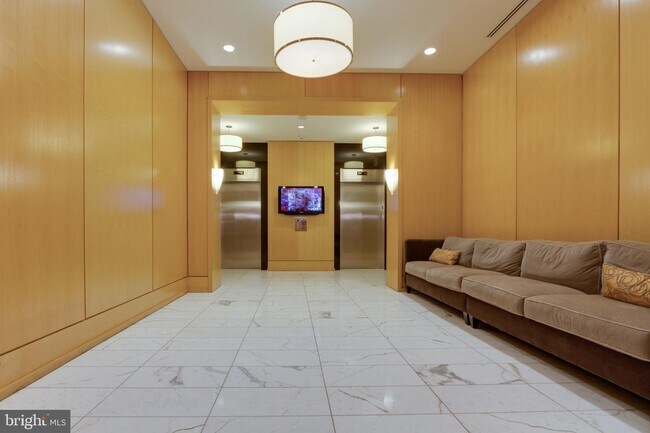 Building Photo - 155 Potomac Passage