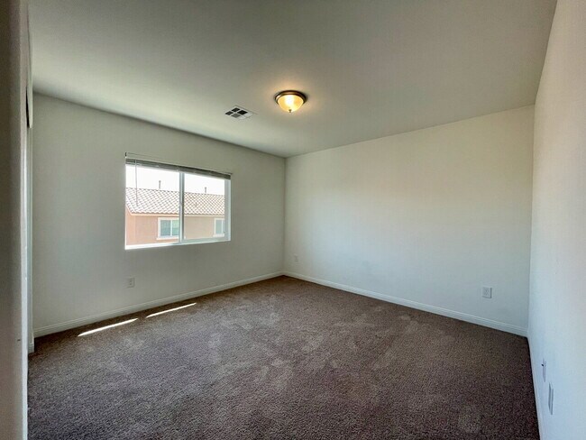 Building Photo - BEAUTIFUL 5 BED 3.5 BATH 3 FLOORS 2 CAR GARAGE SINGLE FAMILY HOME W/ LARGE LOFT & BACKYARD FOR RENT!