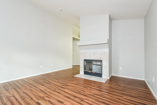 Building Photo - 3445 Golden Pedal St