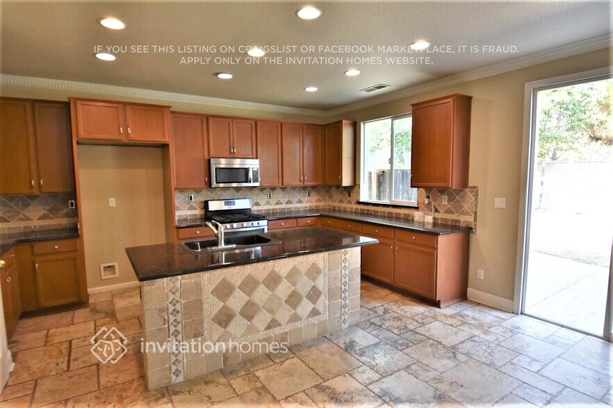 Building Photo - 1492 Drummond Ln