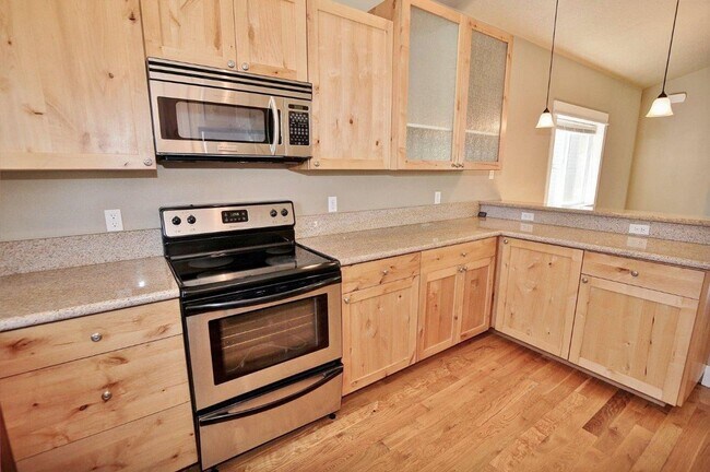 Building Photo - Craftsman Style Home on the Boise Bench