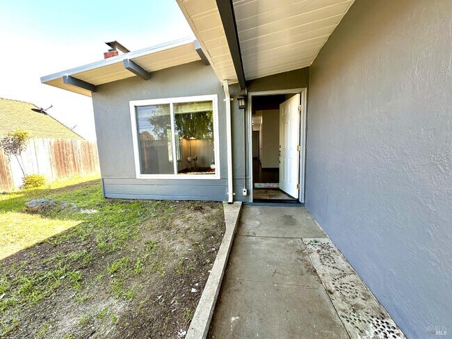 Building Photo - 1111 Marionola Way