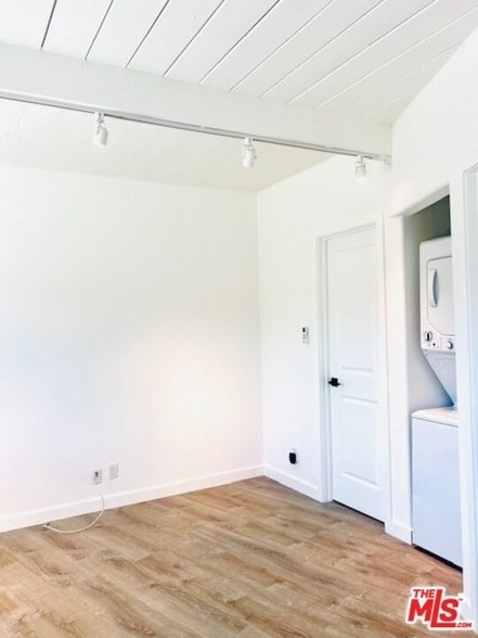 Building Photo - 421 E Chevy Chase Dr