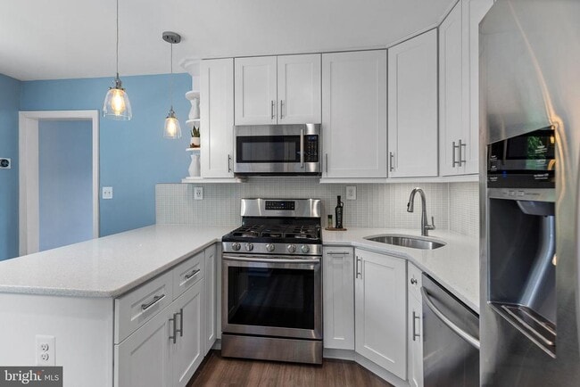 Building Photo - 2613 S Troy St