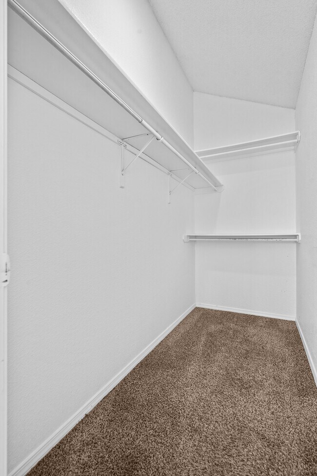 Building Photo - 6780 Dakota Ridge Dr