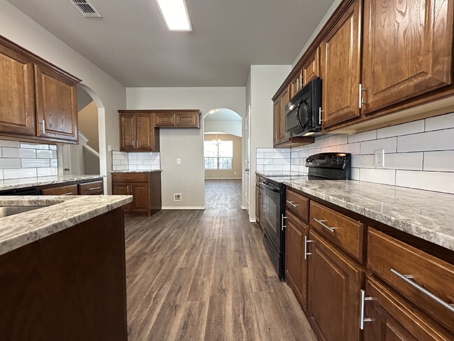 Building Photo - Large Two Story 5 Bedroom Home in Frenship Schools!