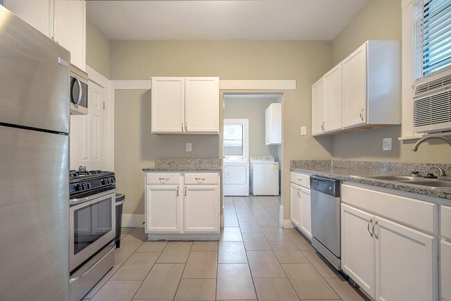 Building Photo - Renovated Winnetka Heights Craftsman home ...