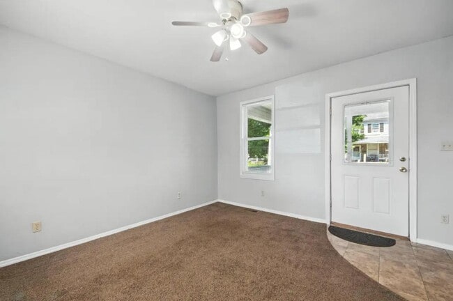 Building Photo - 2584 Deming Ave