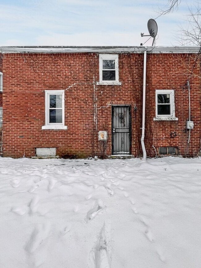 Building Photo - Charming 3-Bedroom Home in a Desirable Det...