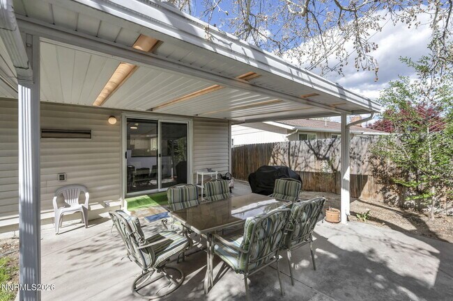 Building Photo - 1490 Foster Dr