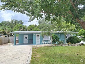Building Photo - LOCATION LOCATION MAINLAND NEW SMYRNA BEACH!