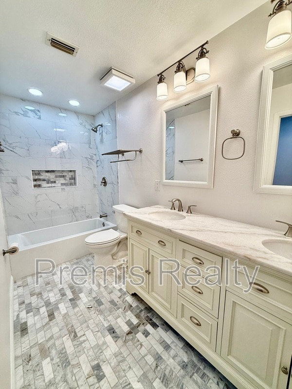 Building Photo - 957 Weathersfield Dr