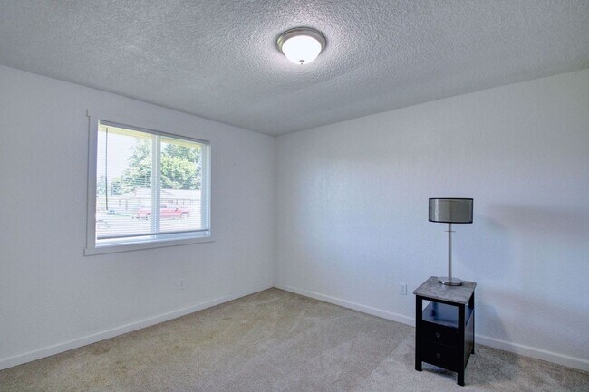 Building Photo - Wilson Duplex