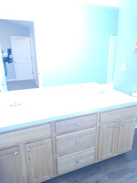 Master Bathroom - 4210 Oakwood Rd