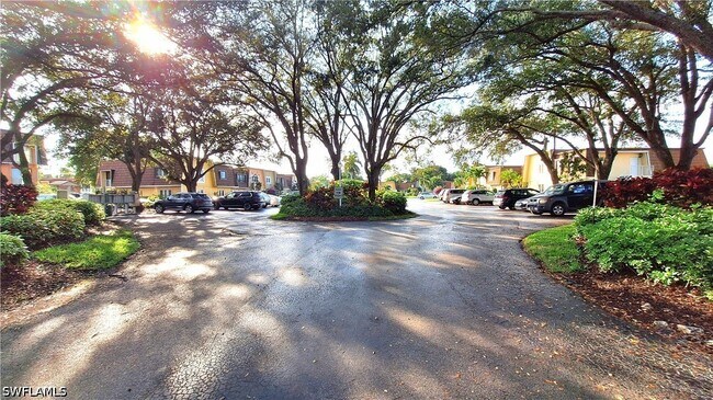 Building Photo - 406 Meadowlark Ln