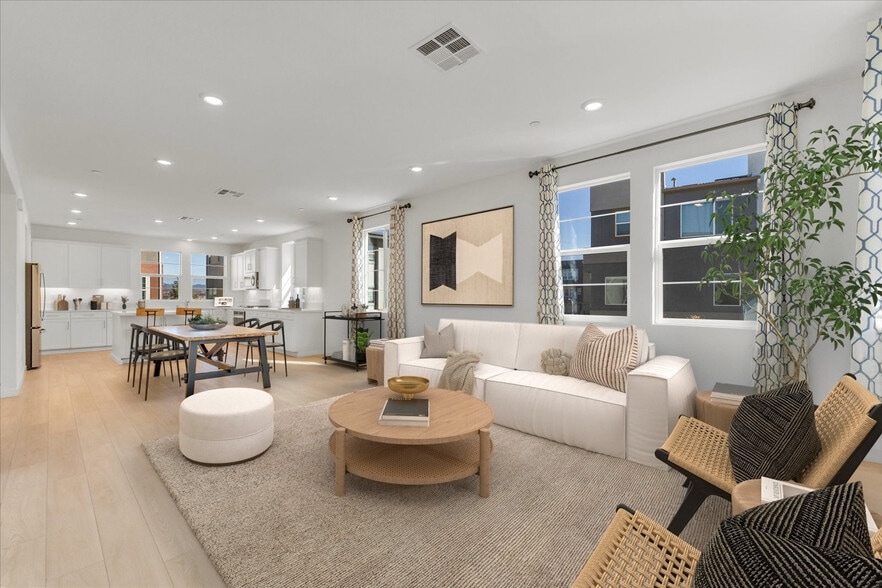 Virtually Staged - 27116 Valley Oak Pl