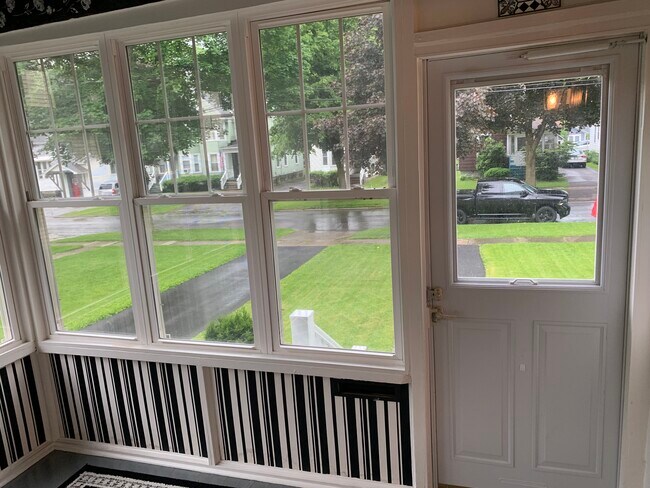 Building Photo - 46 Pearl St