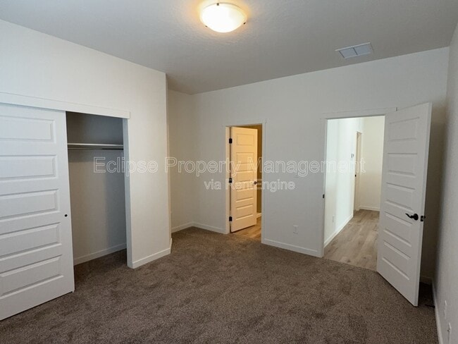 Building Photo - 2638-B 1/2 B 1/2 Rd