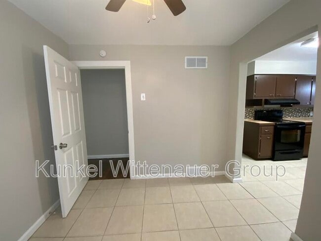 Building Photo - 814 N 17th St