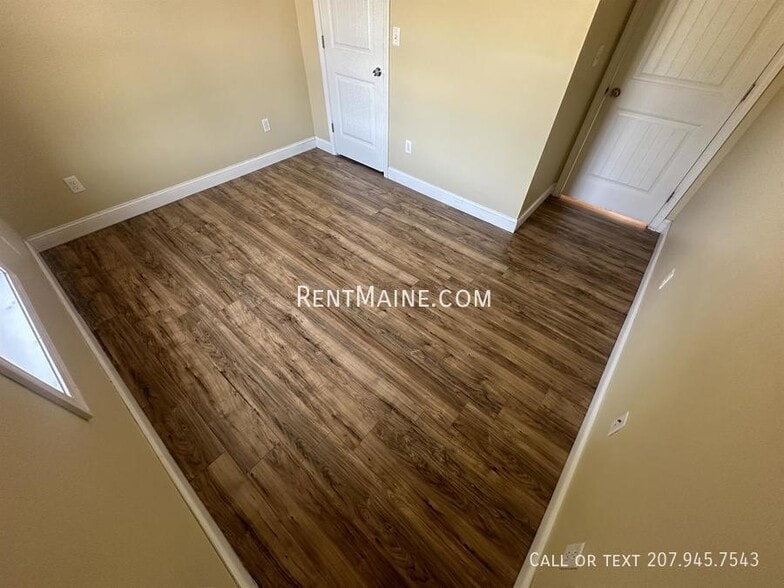 Building Photo - 31 Basketball Ct