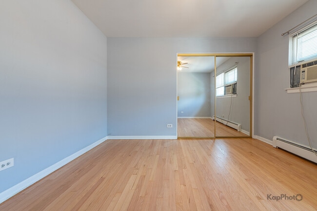 Building Photo - 8417 W Berwyn Ave