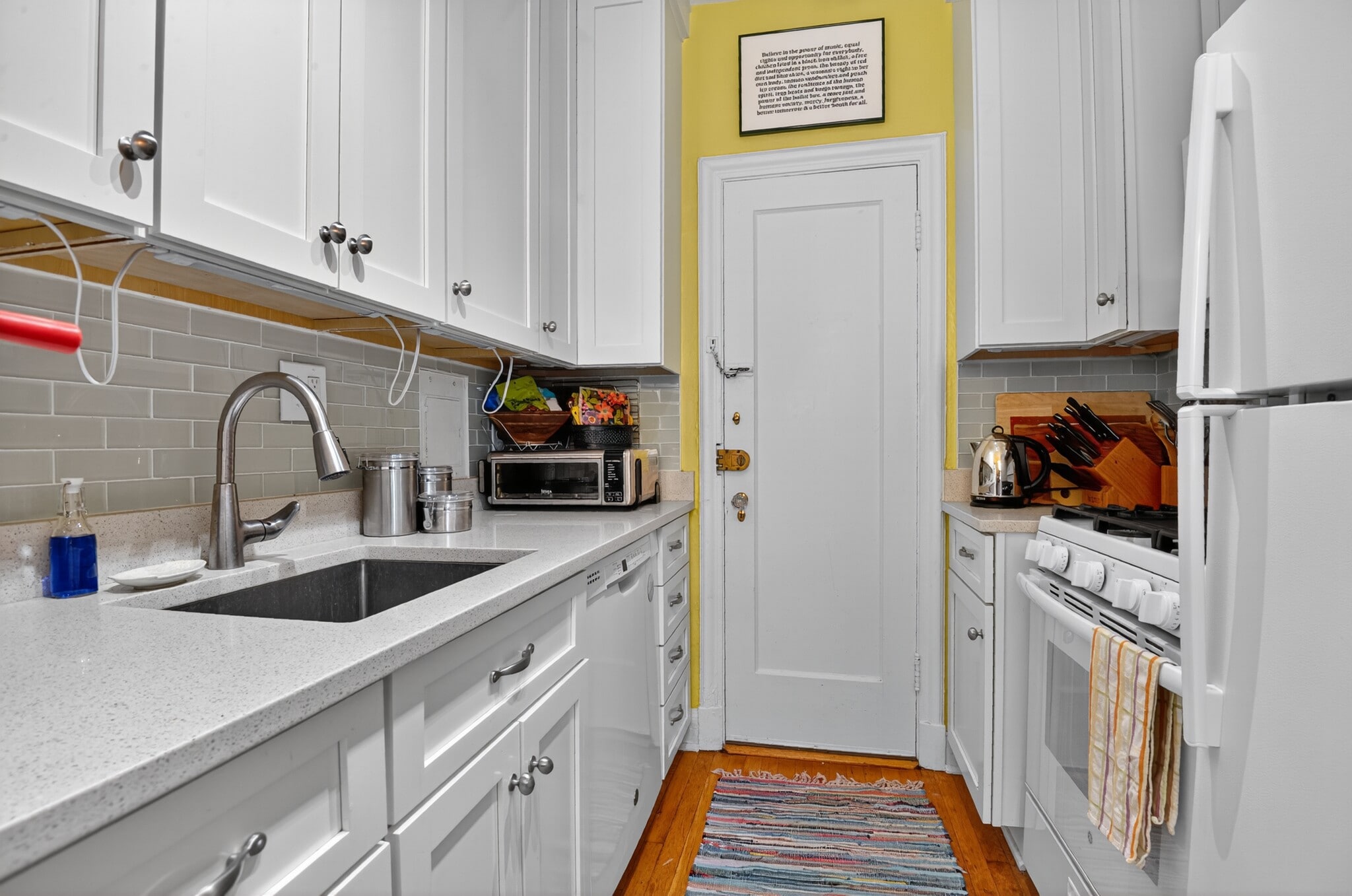 Kitchen - 2032 Belmont Rd NW