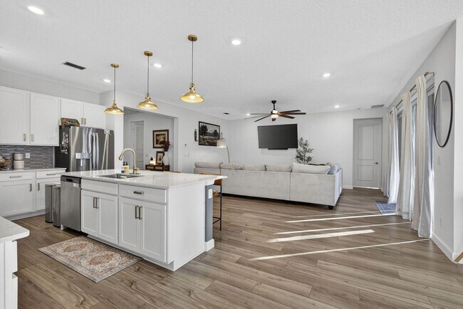 Building Photo - 1543 Stockbridge St