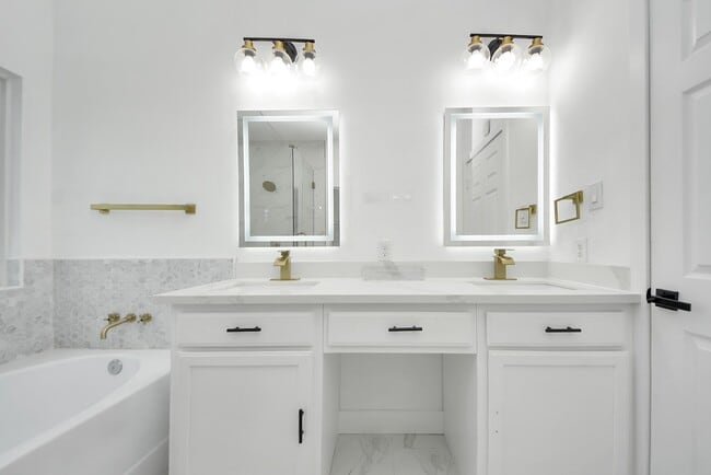 Building Photo - 2311 Canfield St