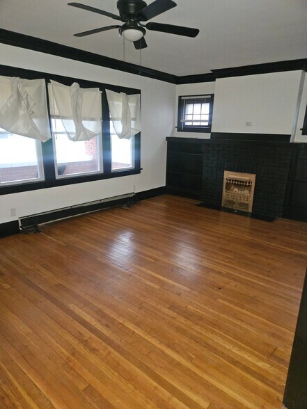 Building Photo - 4280 E 124th St