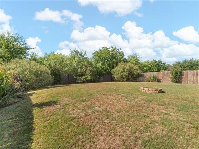 Building Photo - 654 Plum Dr