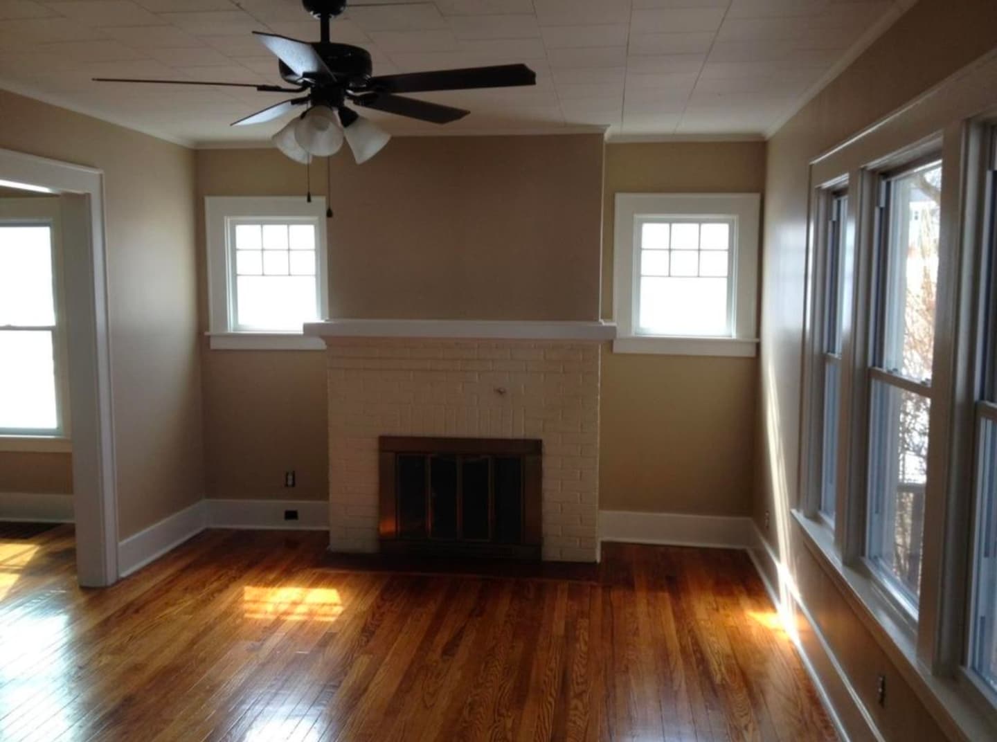 Building Photo - 490 Pleasantview Ave