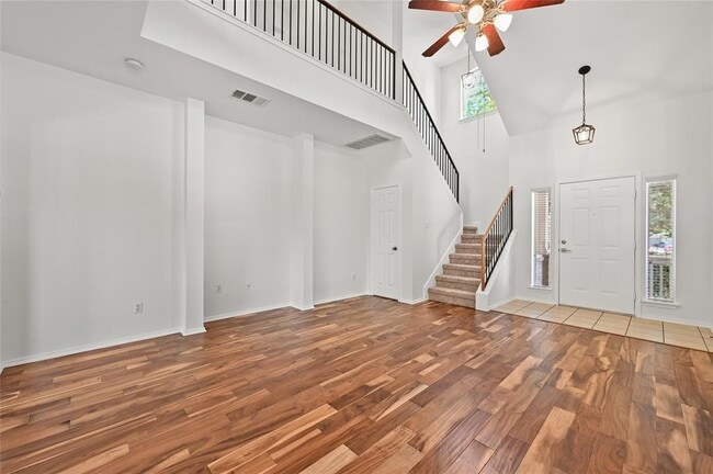 Building Photo - 1612 Yoakum St