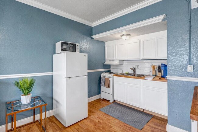 Building Photo - 311 W Ashley St
