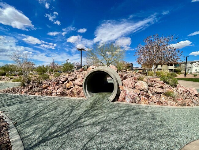 Building Photo - 3 BED 2.5 BATH 2 CAR GARAGE TOWNHOME FOR RENT IN CADENCE MASTER PLANNED COMMUNITY