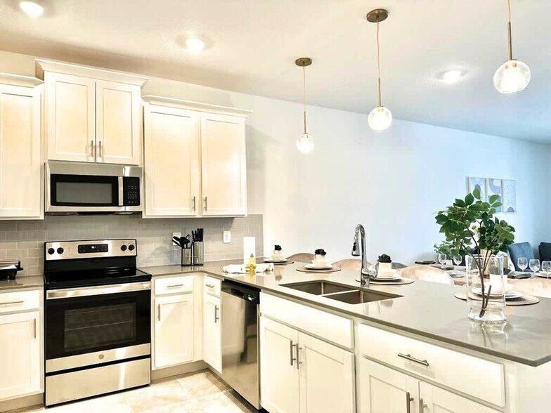 Building Photo - 8867 Cabot Cliffs Dr