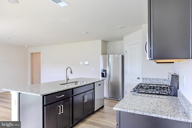 Building Photo - 110 Charing Cross Dr