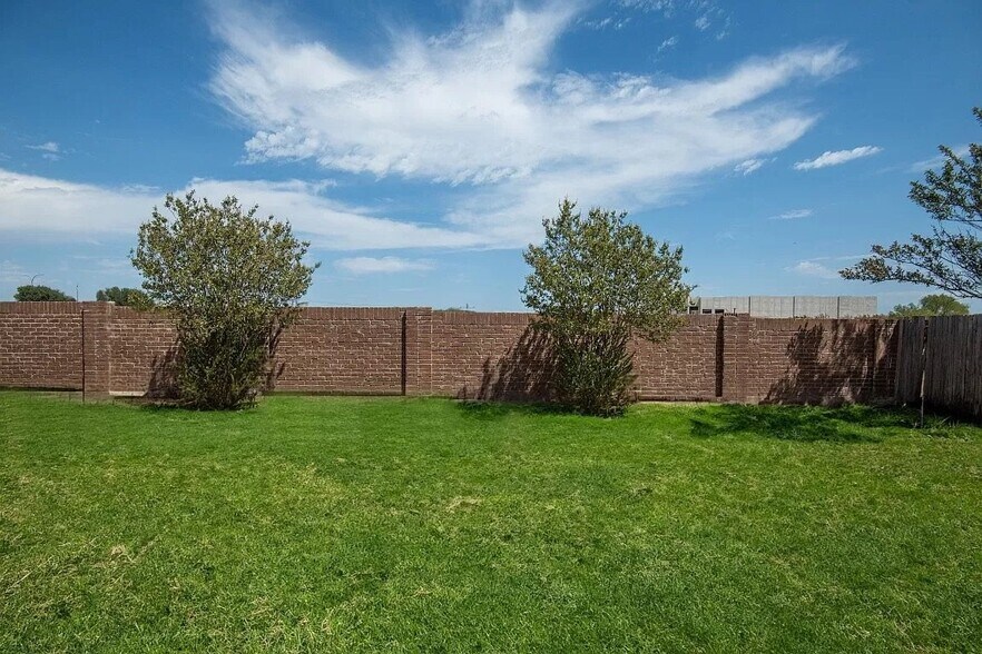 Building Photo - 9308 Liberty Crossing Dr